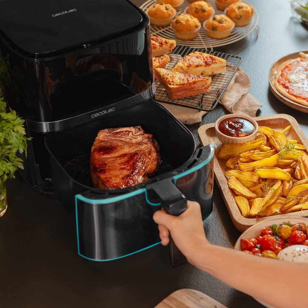 Capacidad ideal de 5.5 litros en la Cecotec Cecofry Full InoxBlack.